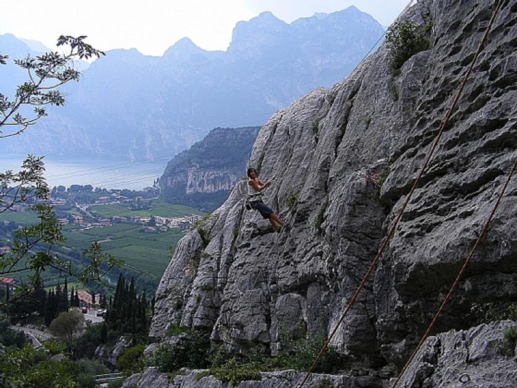 Garden Belvedere B&B Torbole Sul Garda Exterior photo