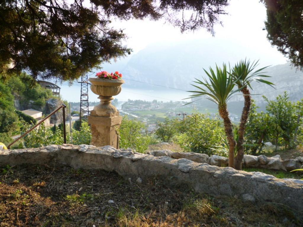 Garden Belvedere B&B Torbole Sul Garda Exterior photo