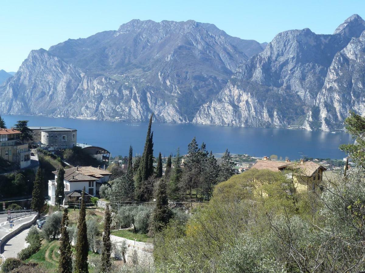 Garden Belvedere B&B Torbole Sul Garda Exterior photo